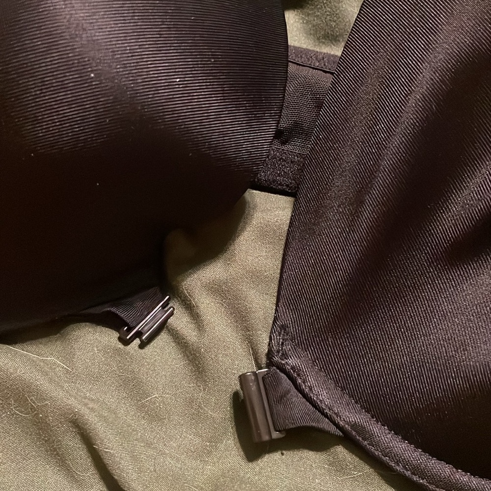 Pink Bra! - Picture 3 of 4